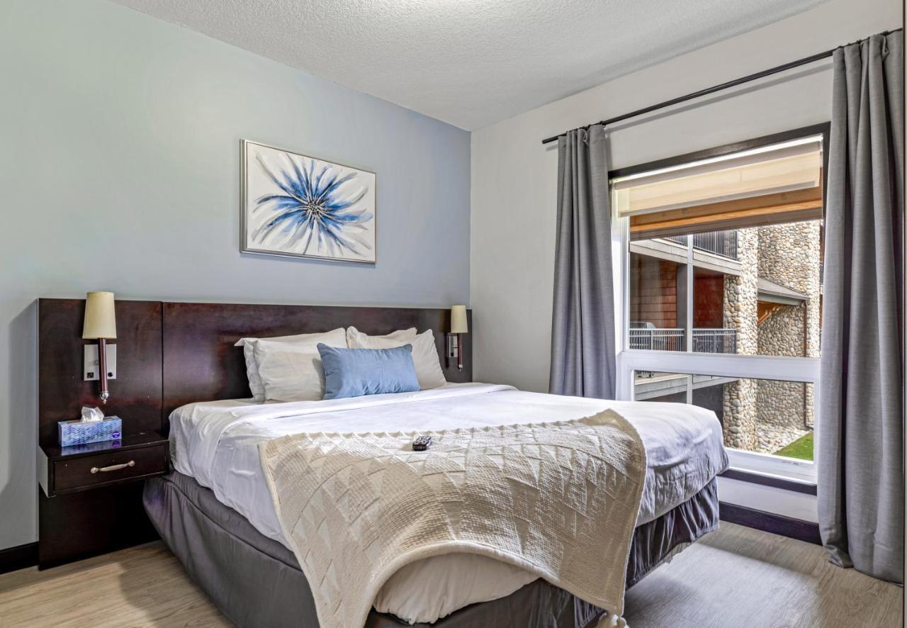 Outstanding Mountain Condo Waterslide And Hot Tub Managed By Little Sister Getaways Canmore Exterior photo