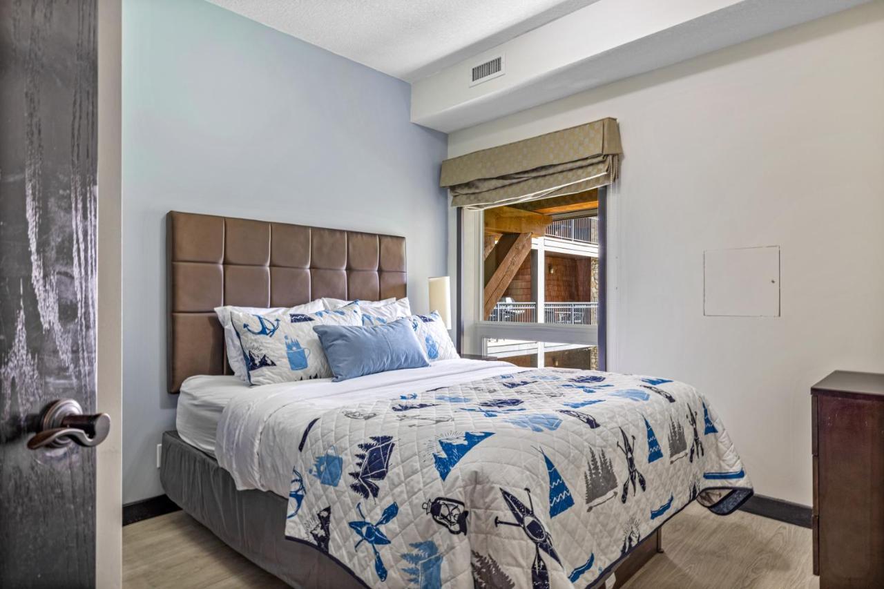 Outstanding Mountain Condo Waterslide And Hot Tub Managed By Little Sister Getaways Canmore Exterior photo