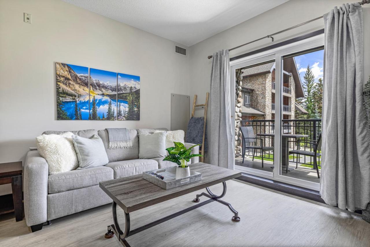 Outstanding Mountain Condo Waterslide And Hot Tub Managed By Little Sister Getaways Canmore Exterior photo