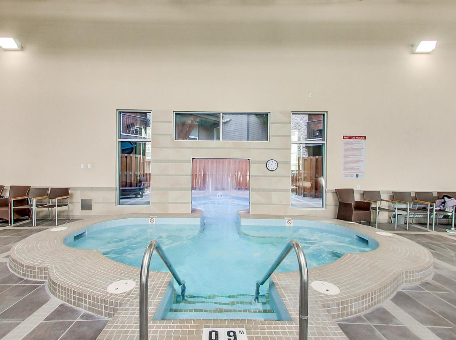 Outstanding Mountain Condo Waterslide And Hot Tub Managed By Little Sister Getaways Canmore Exterior photo